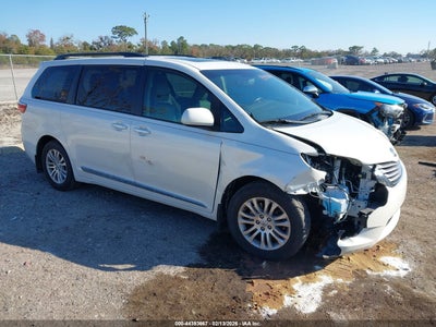 TOYOTA SIENNA 2017