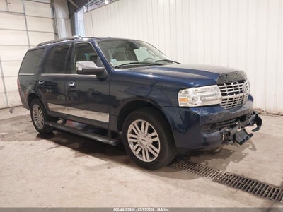 LINCOLN NAVIGATOR 2010
