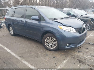 TOYOTA SIENNA 2017