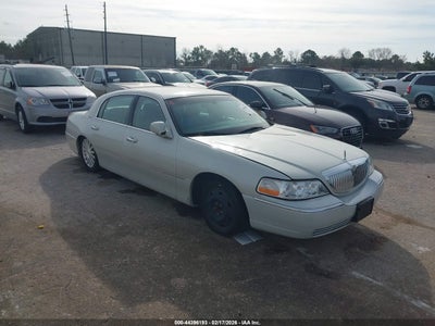 LINCOLN TOWN CAR 2004