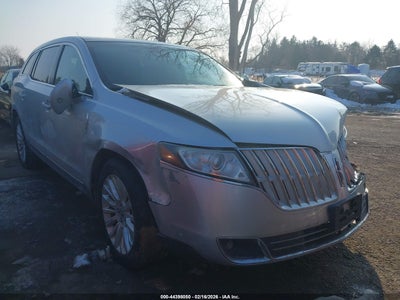 LINCOLN MKT 2011
