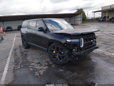 RIVIAN R1S 2025