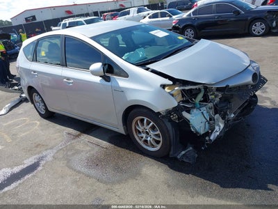 TOYOTA PRIUS V 2015
