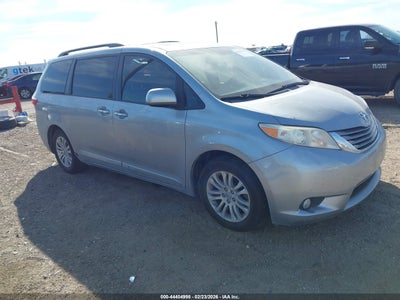 TOYOTA SIENNA 2017