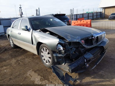 LINCOLN TOWN CAR 2005