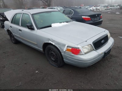 FORD CROWN VICTORIA 2011