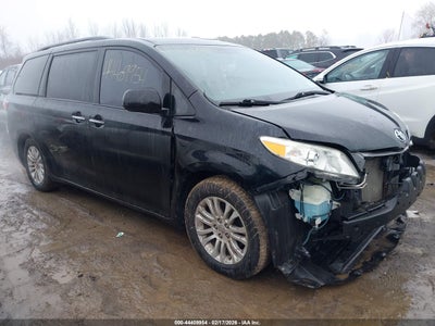TOYOTA SIENNA 2015