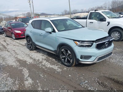 VOLVO XC40 2019