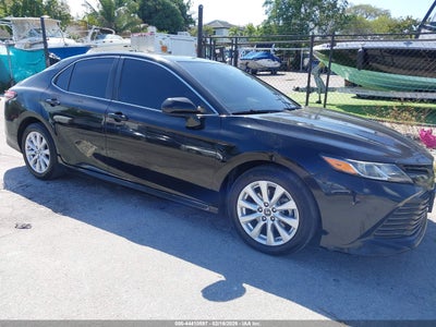 TOYOTA CAMRY 2019