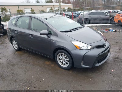 TOYOTA PRIUS V 2015