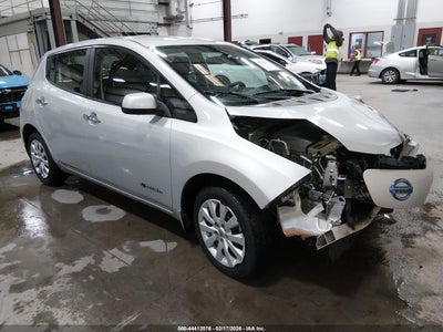 NISSAN LEAF 2013