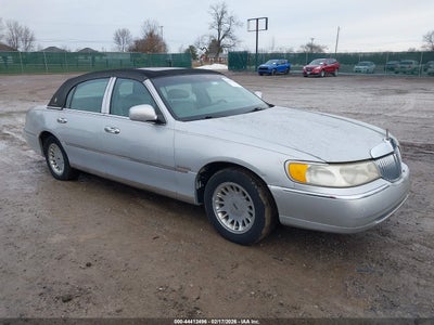 LINCOLN TOWN CAR 2000