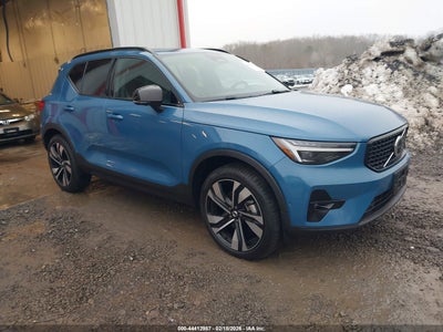 VOLVO XC40 2024