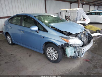 TOYOTA PRIUS PLUG-IN 2013