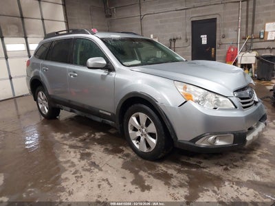 SUBARU OUTBACK 2012
