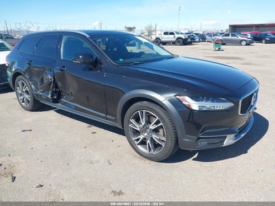 VOLVO V90 CROSS COUNTRY 2017