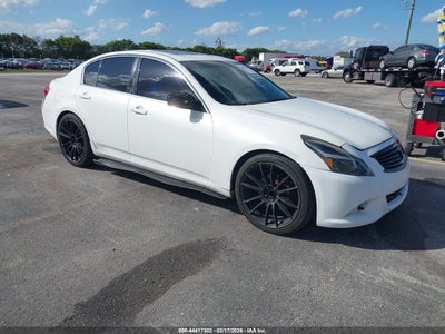 INFINITI G37 2011