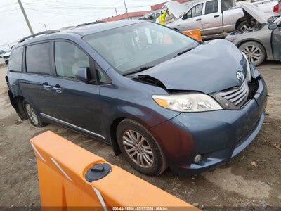 TOYOTA SIENNA 2017