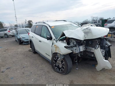 NISSAN PATHFINDER 2019
