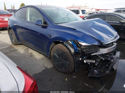TESLA MODEL Y 2026