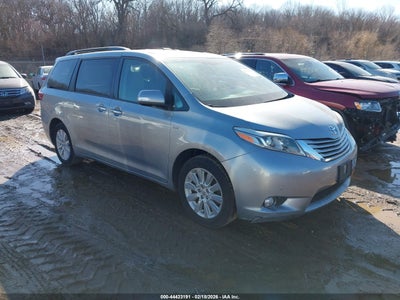 TOYOTA SIENNA 2016