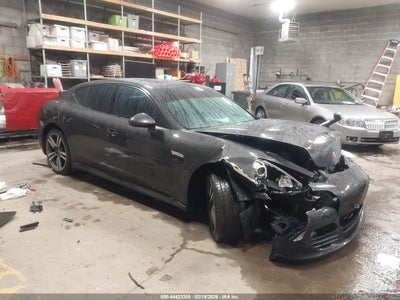 PORSCHE PANAMERA 2011