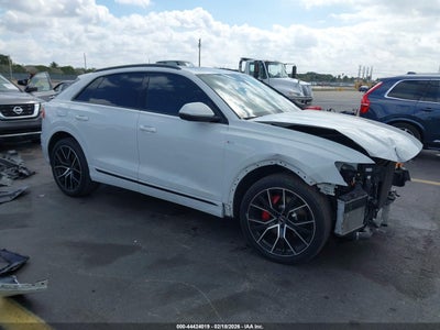 AUDI Q8 2021