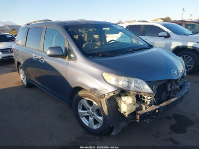 TOYOTA SIENNA 2015