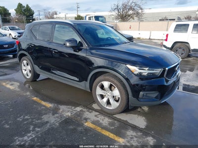 VOLVO XC40 2021