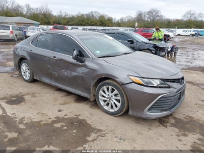TOYOTA CAMRY 2024