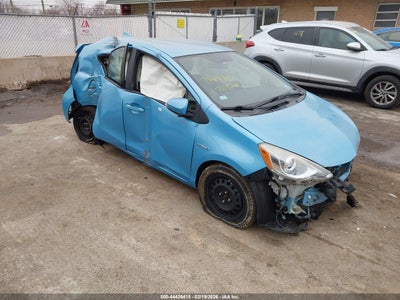 TOYOTA PRIUS C 2015