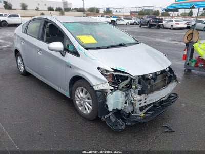 TOYOTA PRIUS PLUG-IN 2015