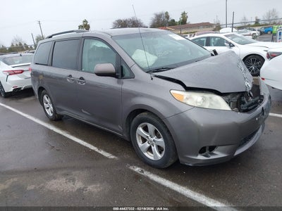 TOYOTA SIENNA 2014