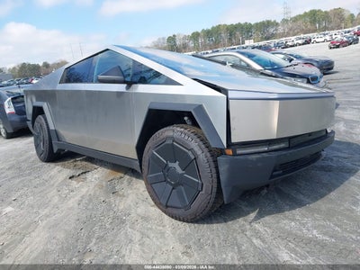 TESLA CYBERTRUCK 2024