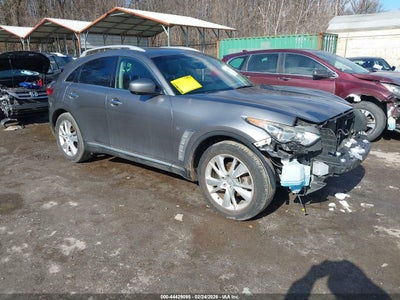 INFINITI QX70 2016