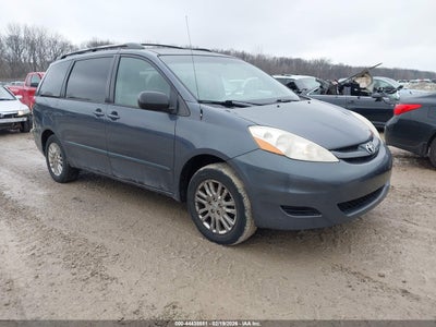 TOYOTA SIENNA 2008