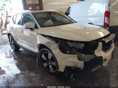 VOLVO XC40 2019