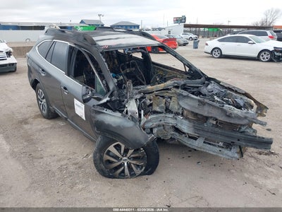 SUBARU OUTBACK 2022