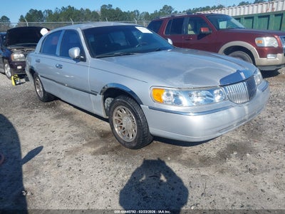 LINCOLN TOWN CAR 2001