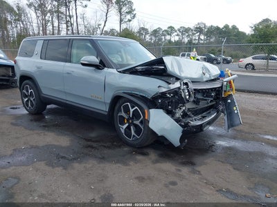 RIVIAN R1S 2023