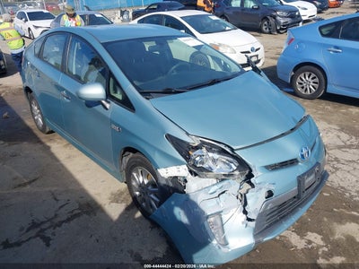 TOYOTA PRIUS PLUG-IN 2015