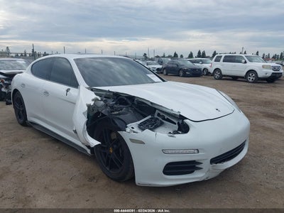 PORSCHE PANAMERA 2016