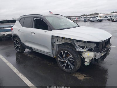 VOLVO XC40 2020