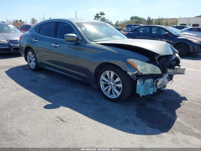 INFINITI M37 2011
