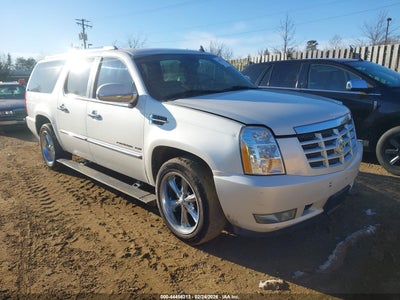 CADILLAC ESCALADE ESV 2011