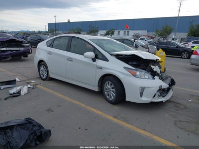 TOYOTA PRIUS PLUG-IN 2013