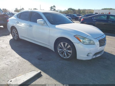 INFINITI M37 2013