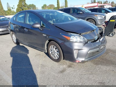 TOYOTA PRIUS PLUG-IN 2014