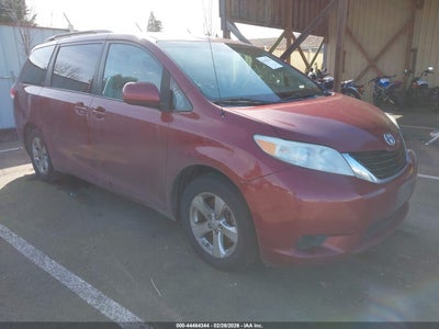 TOYOTA SIENNA 2012