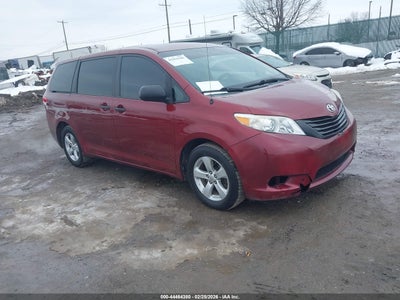 TOYOTA SIENNA 2011